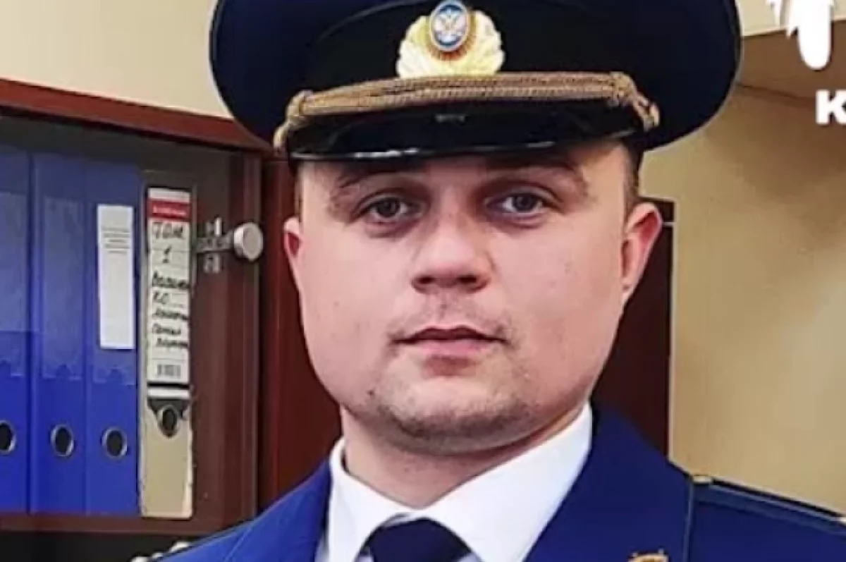 В Петербурге помощник прокурора помог задержать наркодилера с автоматом