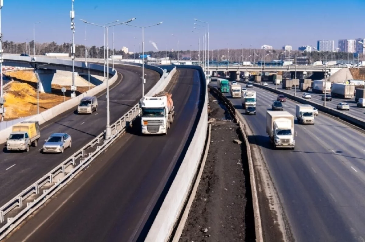 На МКАД в Москве загорелся автомобиль