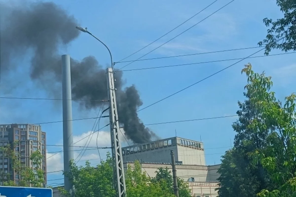 Крыша драмтеатра загорелась в Иванове после взрыва