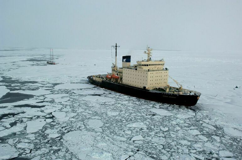 Депутат Слуцкий предложил присвоить Севморпути имя Чилингарова