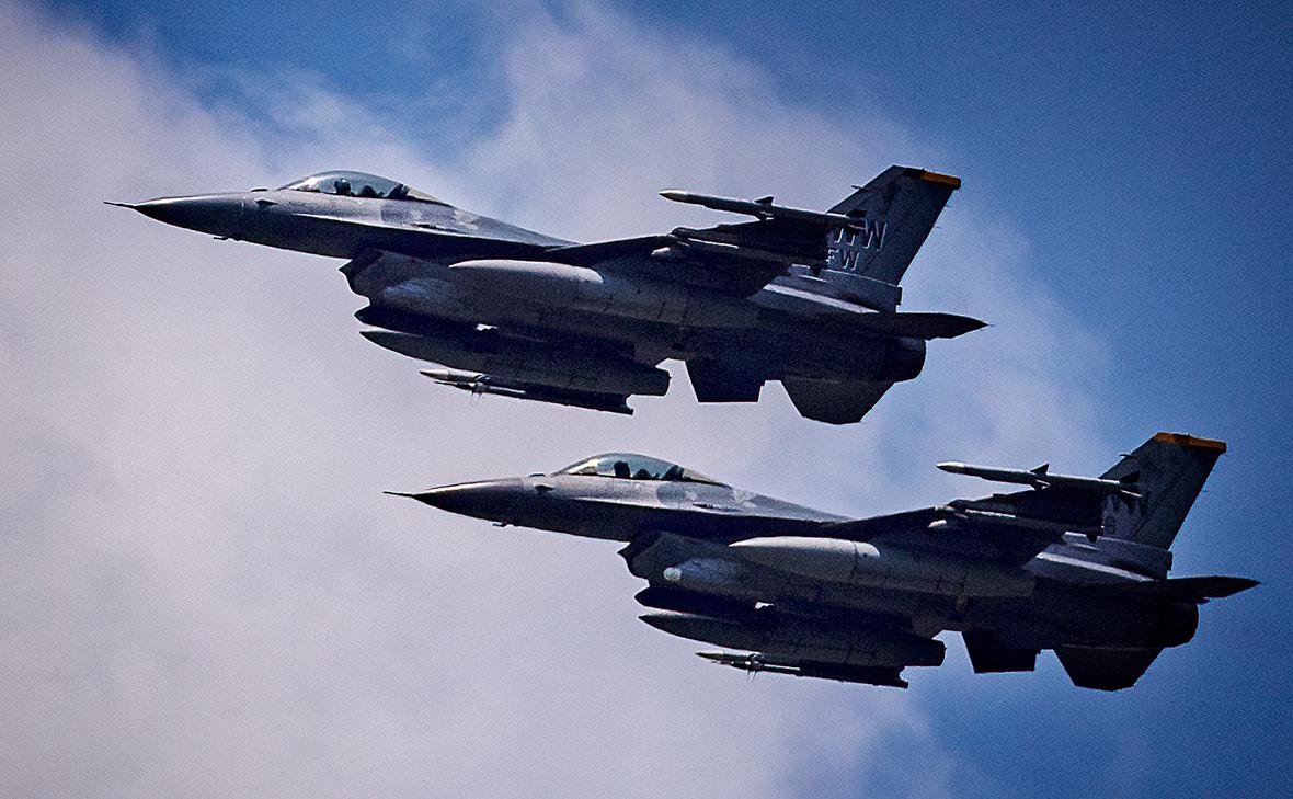 В США заявили, что F-16 разместят на территории Украины