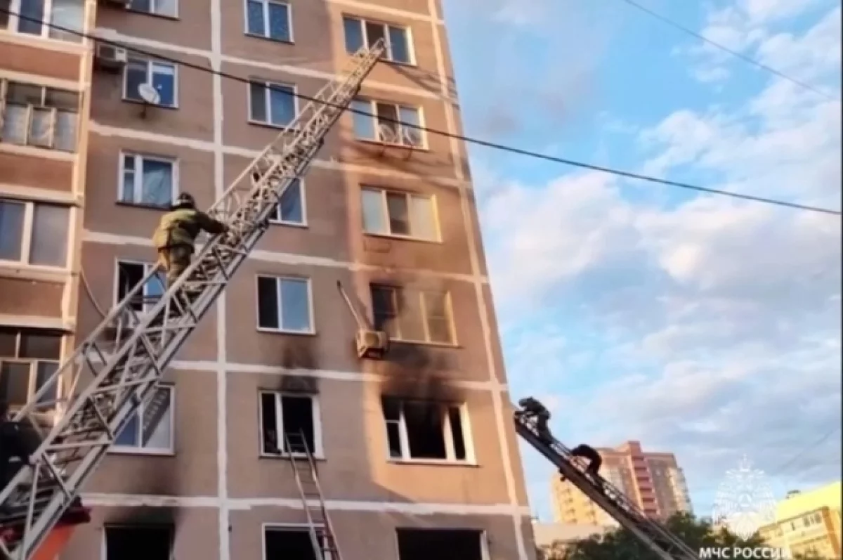 Причиной пожара в доме в Ульяновске мог стать взрыв самогонного аппарата