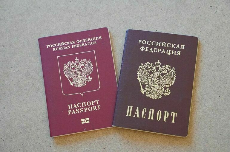 У россиян могут начать изымать паспорта, если их предъявляют не владельцы