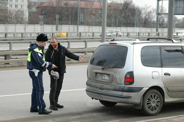 В Петербурге полиция взялась за шумных водителей