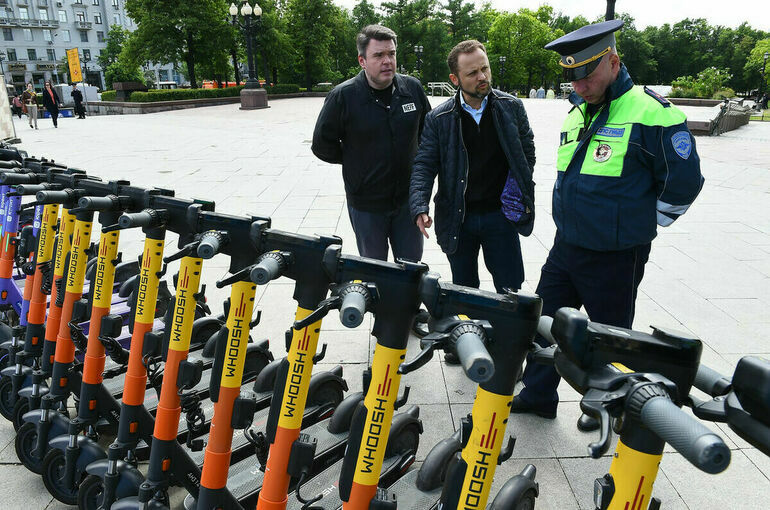 В МЧС выступили против зарядки электросамокатов в квартирах