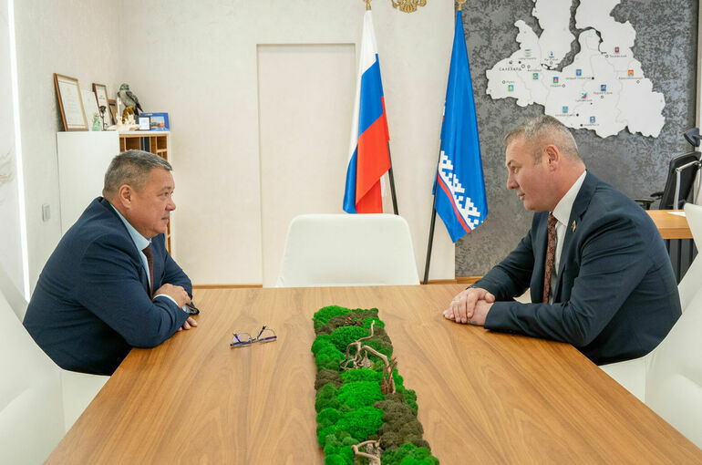 В ямальском парламенте прошел стажировку участник программы «Время героев»