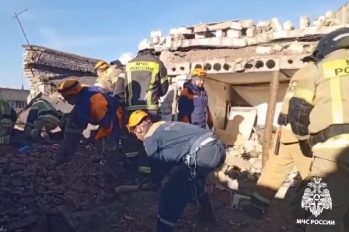 В Черкесске спасатели извлекли тело пятого побившего при взрыве газа в доме