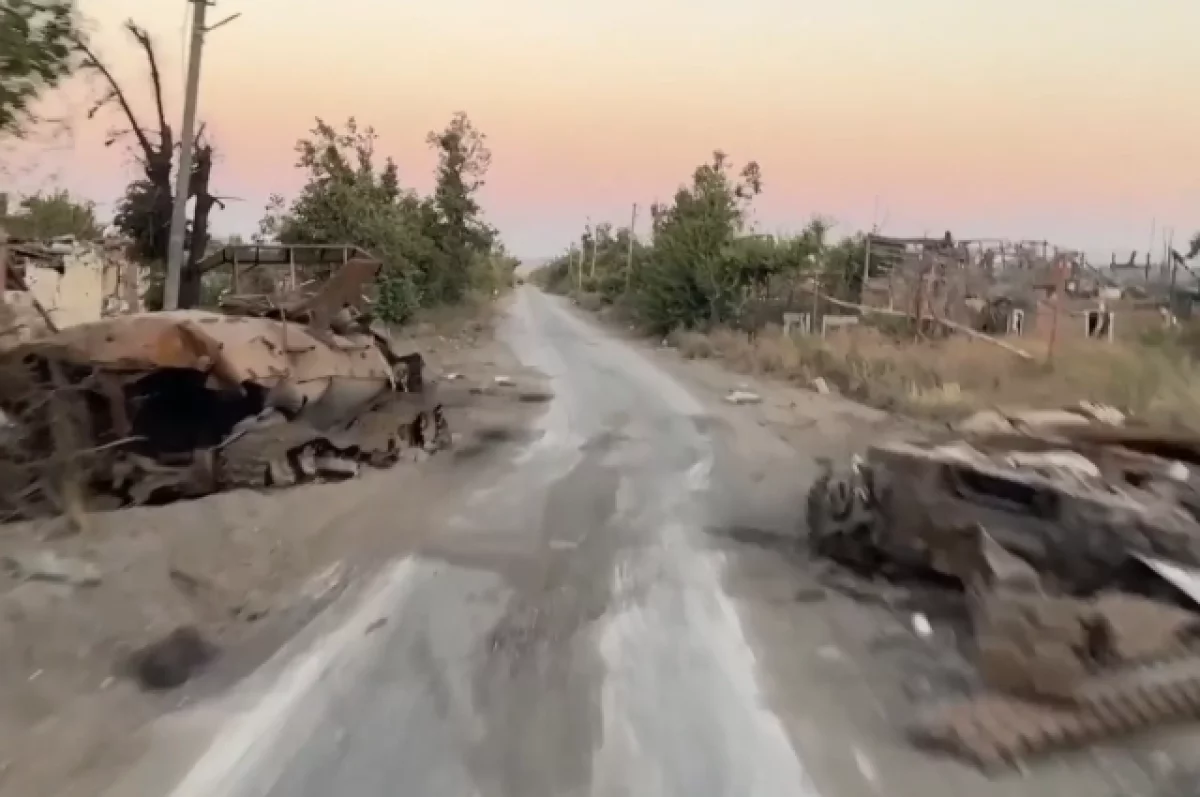 В Сети появилось видео усыпанной телами военных ВСУ дороги на Покровск