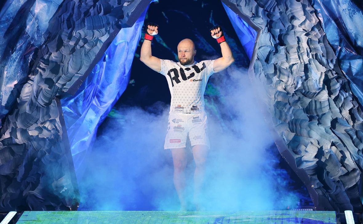 Экс-чемпион Bellator Шлеменко победил Токова в бою-реванше