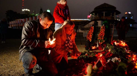 Заседание кабмина началось с минуты молчания в память жертв крушения Ту-154