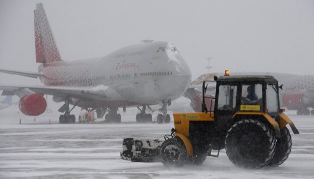 В Москве в понедельник задержаны и отменены около 80 рейсов