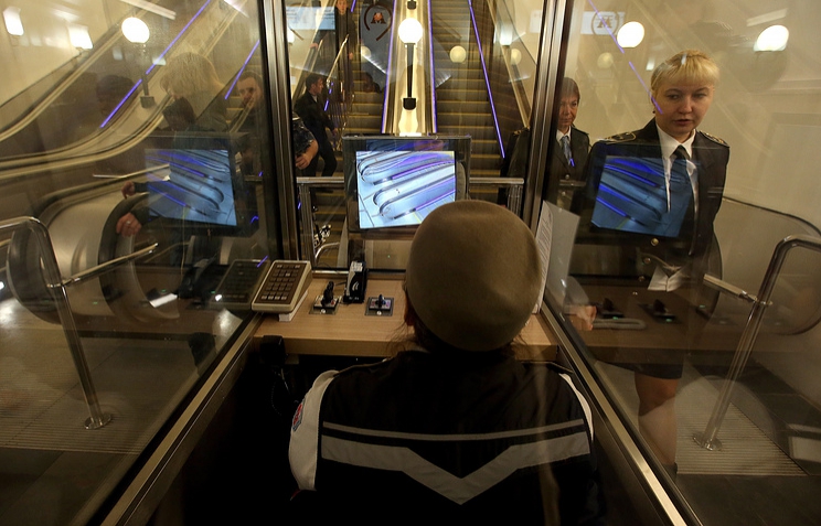 Безопасность в метро Москвы улучшится после повышения квалификации дежурных у эскалаторов 
