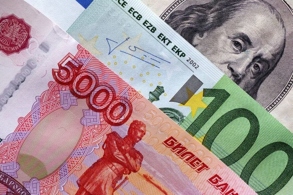 Курс евро вернется в лето 2015 года