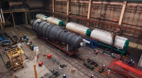 В Кузбассе для переработки нефти завод «Кемеровохиммаш» создал 70-тонную вакуумную колонну