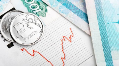 Причин для роста рубля не осталось: какой курс ждать к осени