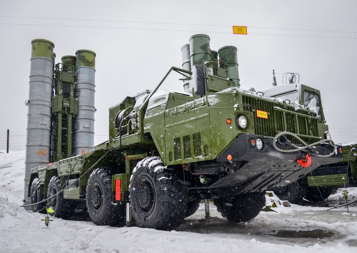 Системы С-400 заступили на боевое дежурство в Саратовской области