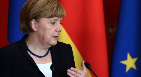Меркель и руководитель МВД Германии достигли соглашения по проблеме мигрантов