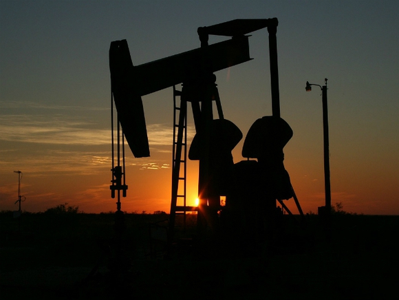 Стоимость нефти Brent пытается удержаться выше $79,5 за баррель