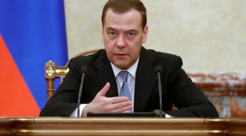 Медведев поручил разработать меры по увеличению дохода россиян