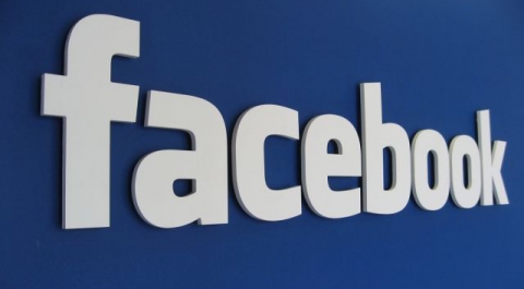 Два топ-менеджера Facebook покинут компанию после сбоя в работе приложений
