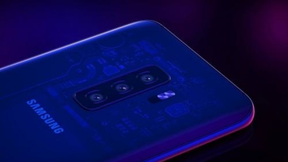 Samsung объяснил мерцающие пиксели в Galaxy S10+