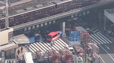 Автобус въехал в толпу пешеходов в Японии, есть погибший и пострадавшие