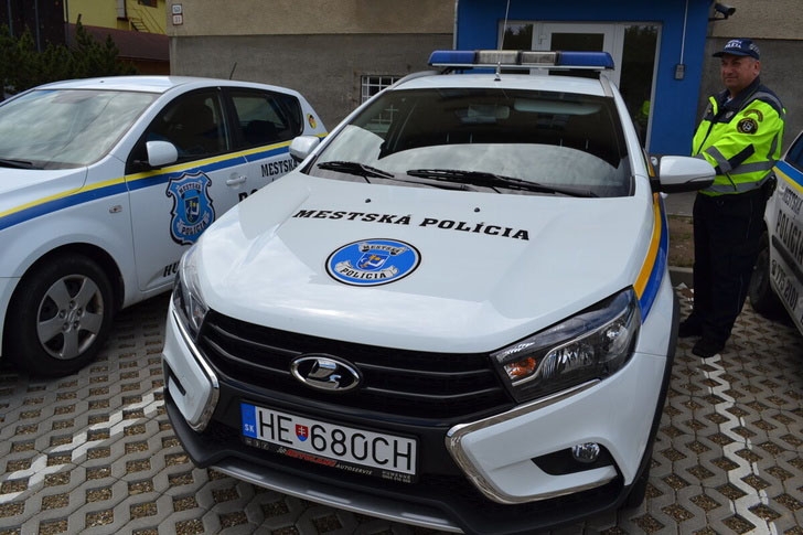 Lada Vesta SW Cross поступила на службу в полицию Словакии