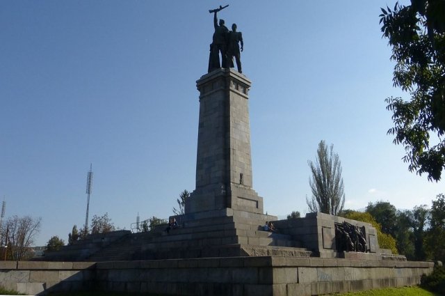 Бастрыкин поручил возбудить дело из-за осквернения памятника в Болгарии