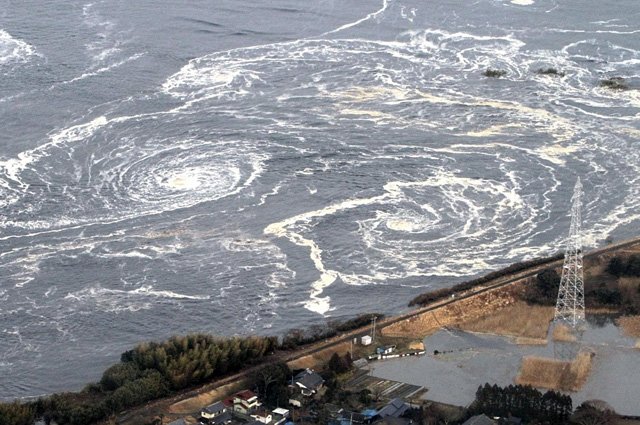 Тревога цунами объявлена в Японии после сильного землетрясения