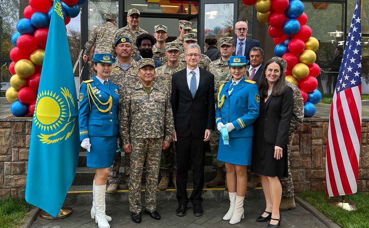 Кремль ответил на открытие в Казахстане «центра миротворцев НАТО»