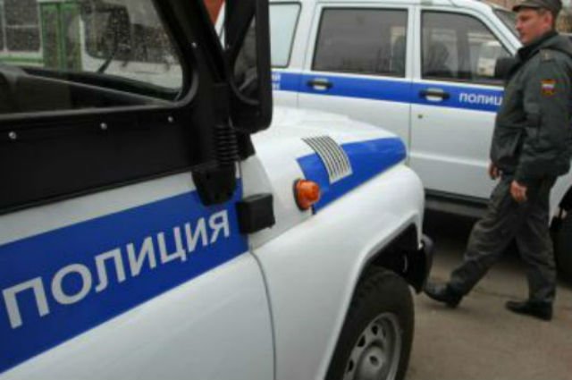 Shot: полицейского «прокатили» на двери автомобиля в Уфе