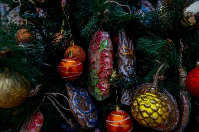 В Бельгии женщина погибла от падения новогодней елки