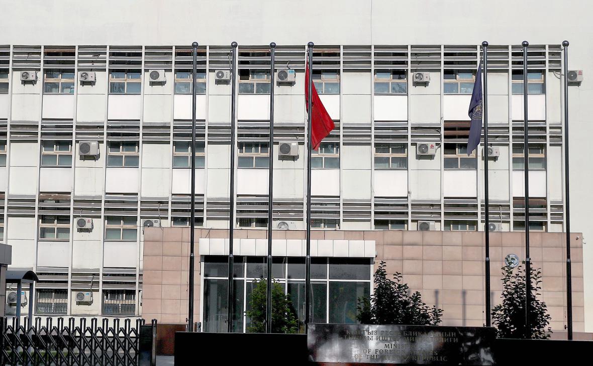 МИД Киргизии поспорил с МВД России о визите полиции к жене дипломата